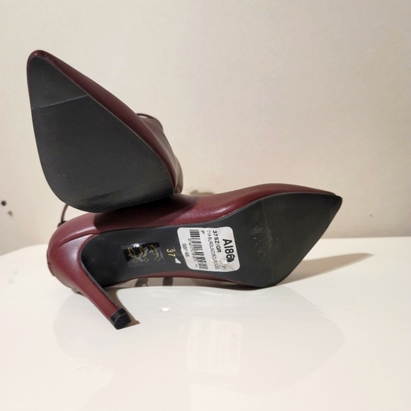 Le Chateau | Burgundy Red Heel Shoes with Ankle Strap Formal Office Wear - Picture 6 of 9